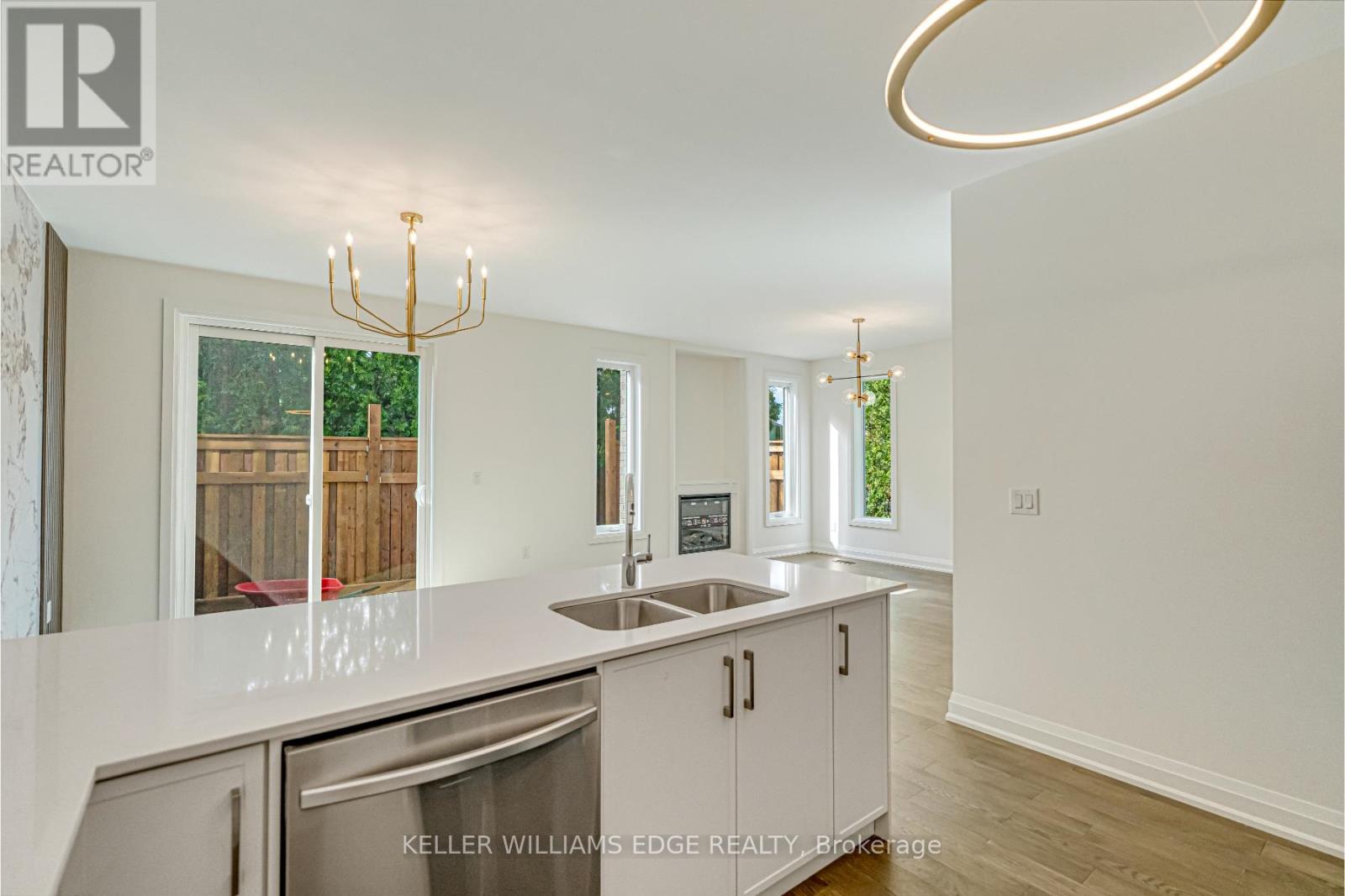 Photo 18 of 1 2154 Walkers Line, Burlington ON