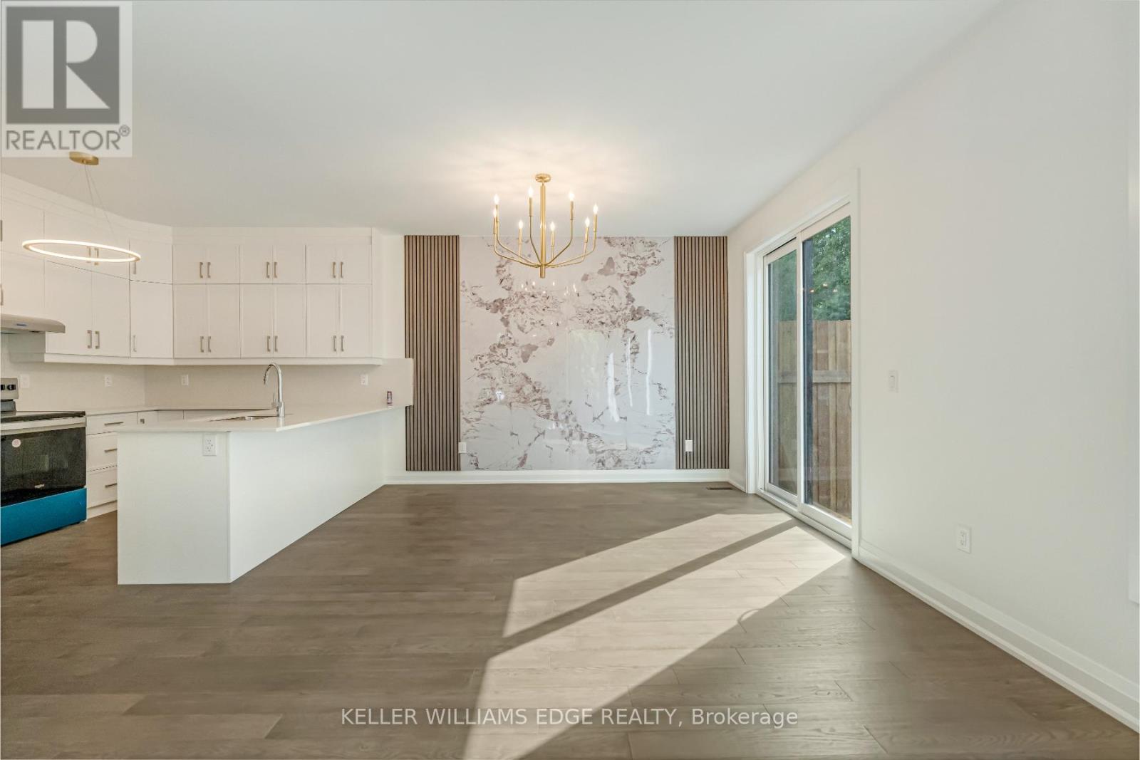 Photo 10 of 1 2154 Walkers Line, Burlington ON