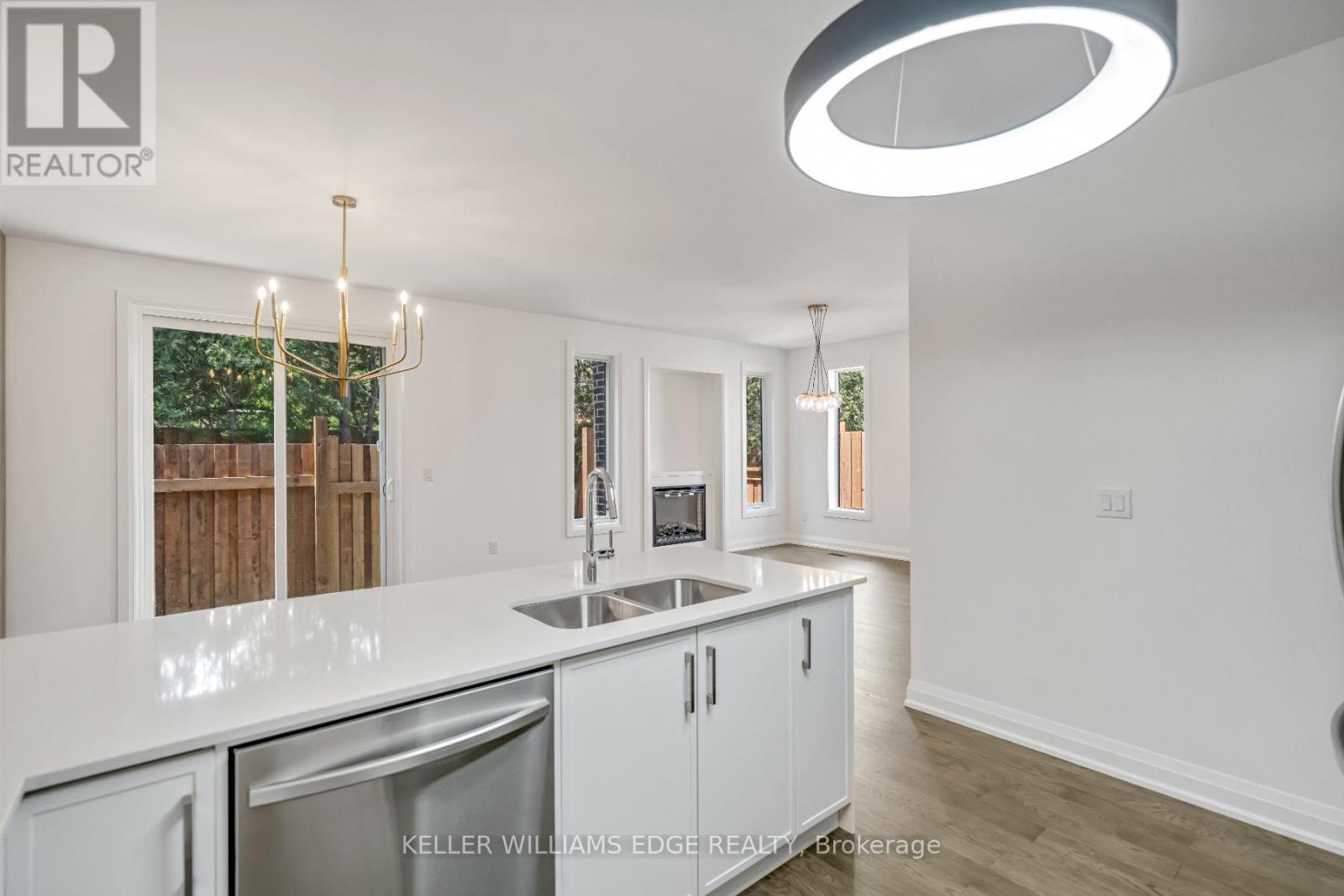 Photo 3 of 4 2154 Walkers Line, Burlington ON