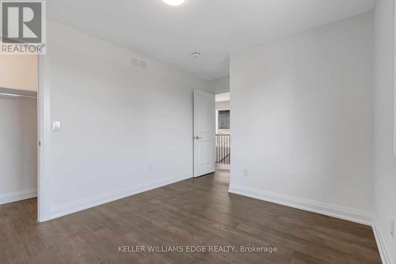 Photo 15 of 4 2154 Walkers Line, Burlington ON