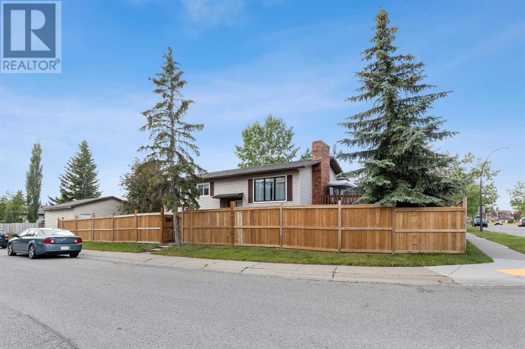 Single Family House Bi-level for Sale in  Ranchero Rise NW Ranchlands Calgary 