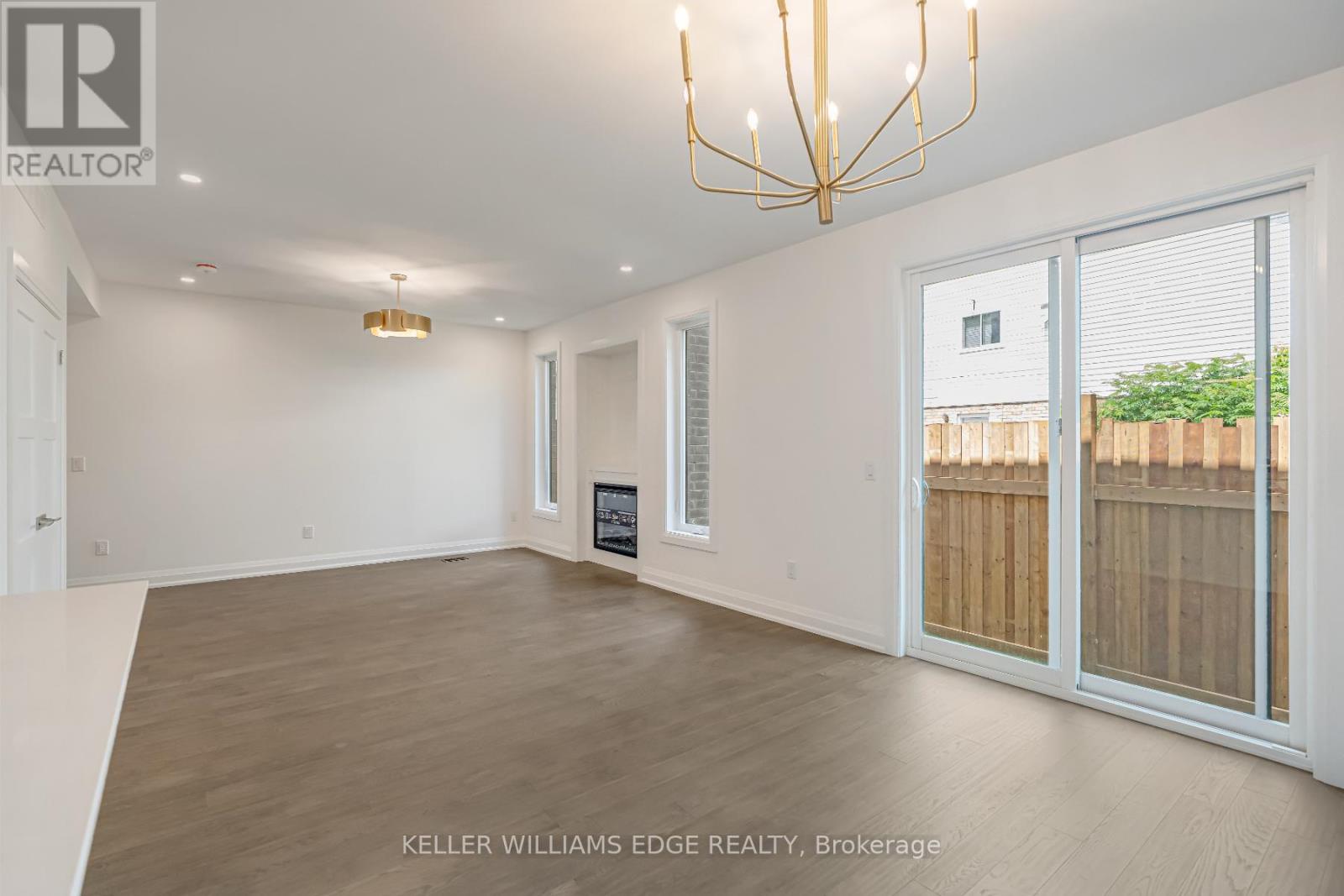 Photo 1 of 8 2154 Walkers Line, Burlington ON