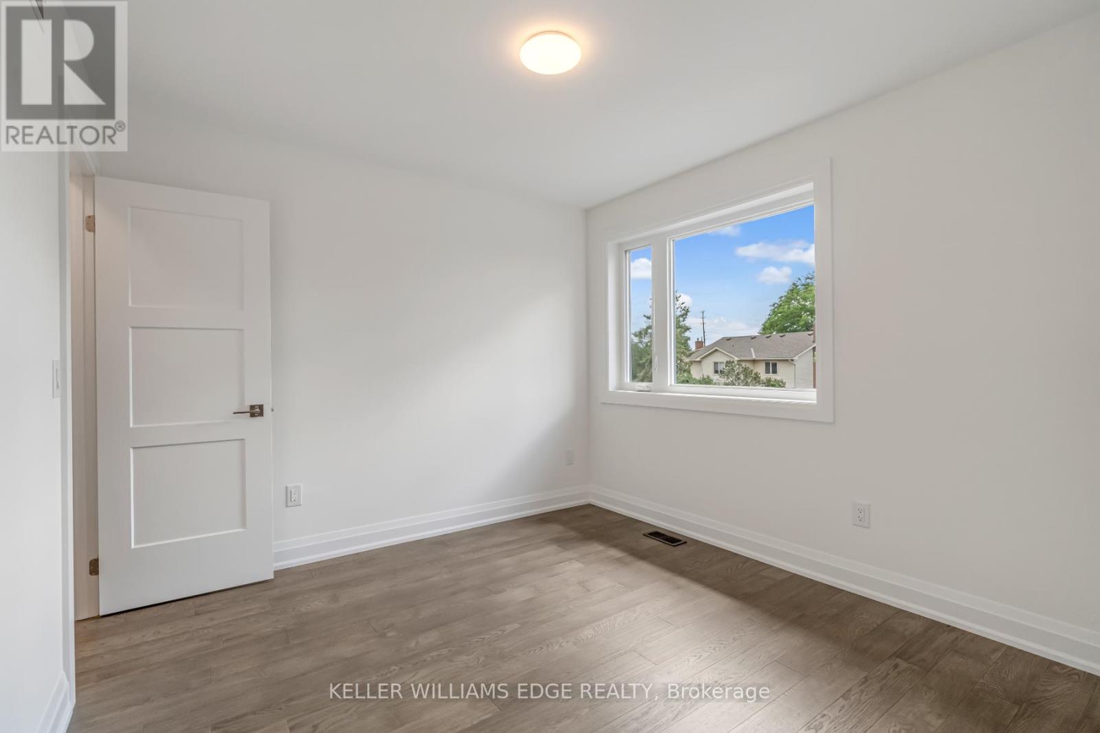 Photo 9 of 8 2154 Walkers Line, Burlington ON