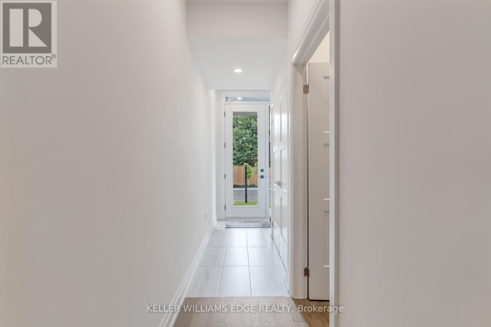 Photo 23 of 8 2154 Walkers Line, Burlington ON