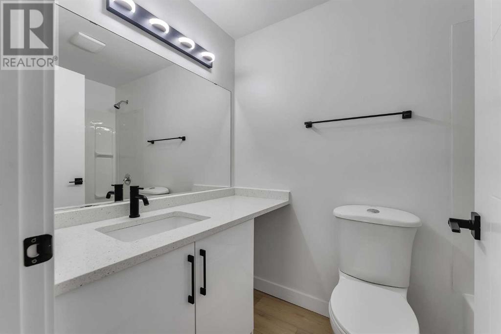 Single Family House Bi-level for Sale in  Pinemont Bay NE Pineridge Calgary 