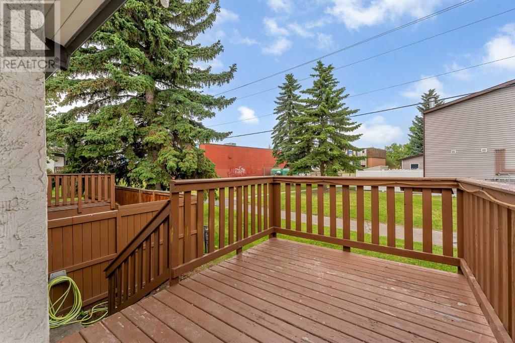 Single Family House Bi-level for Sale in  Pinemont Bay NE Pineridge Calgary 