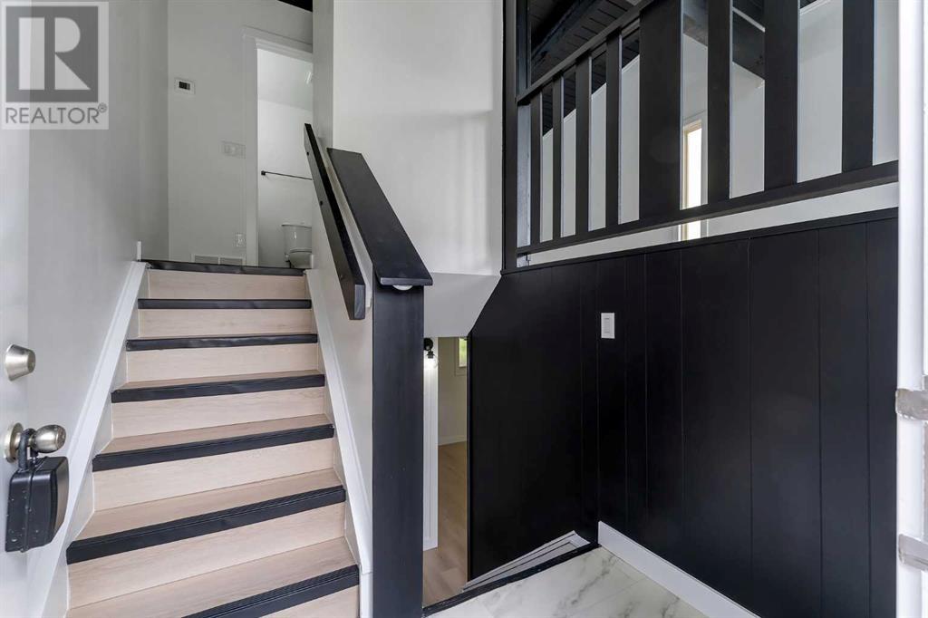 Single Family House Bi-level for Sale in  Pinemont Bay NE Pineridge Calgary 