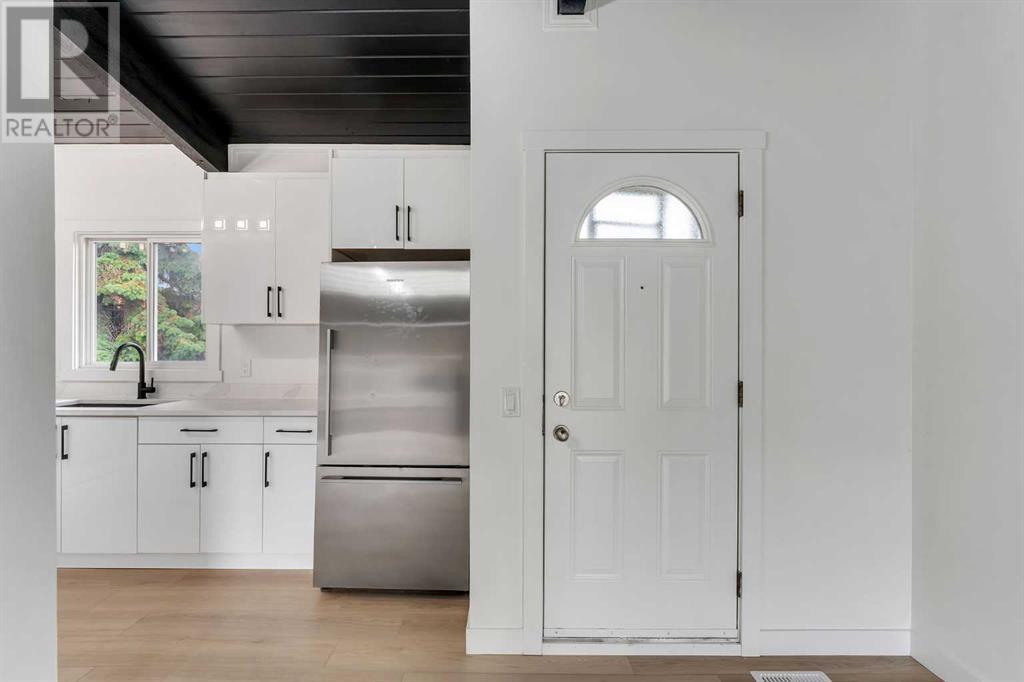 Single Family House Bi-level for Sale in  Pinemont Bay NE Pineridge Calgary 
