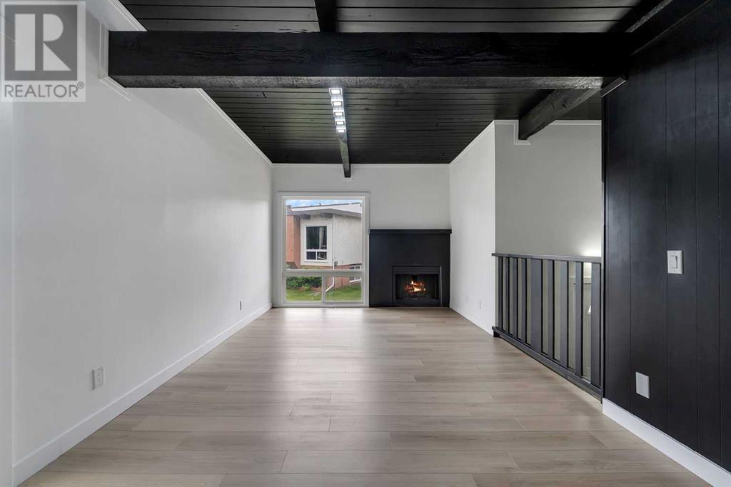 Single Family House Bi-level for Sale in  Pinemont Bay NE Pineridge Calgary 