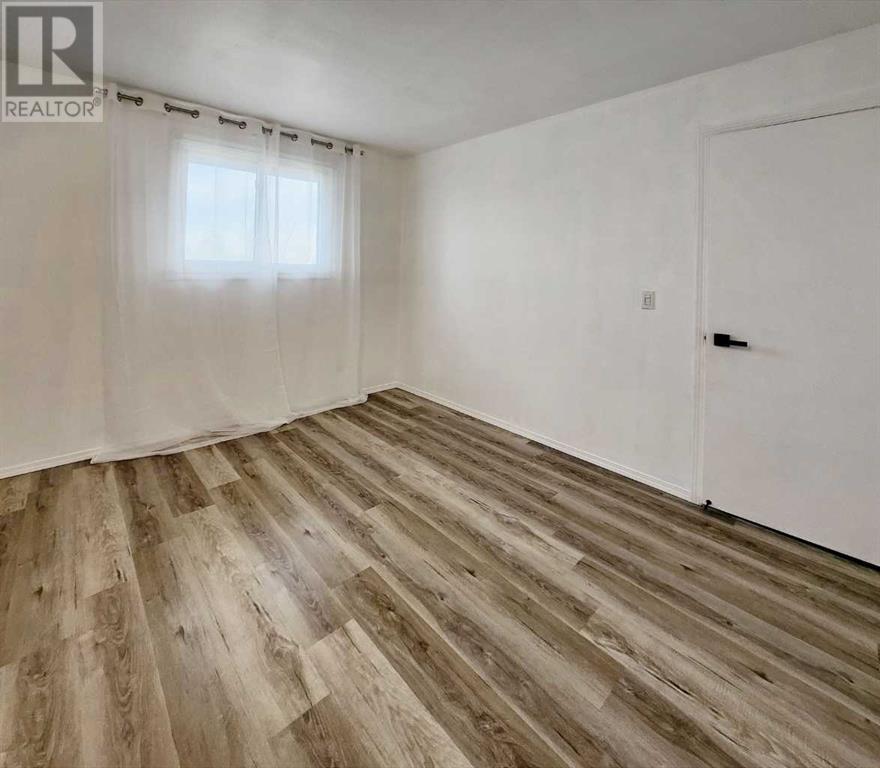 Single Family House for Sale in  Woodmont Way SW Woodbine Calgary 