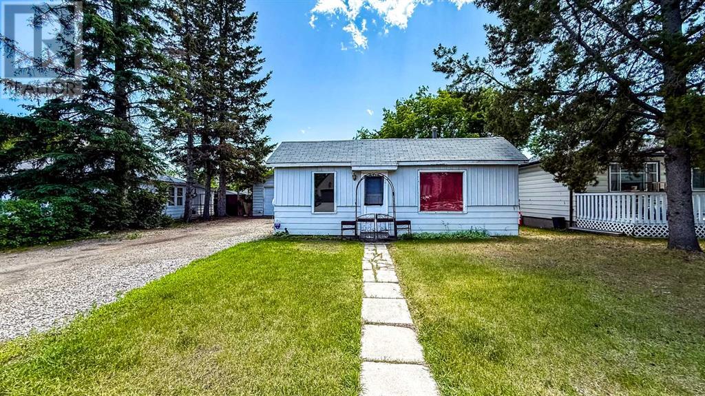 8319 48 Avenue NW, Calgary, Alberta