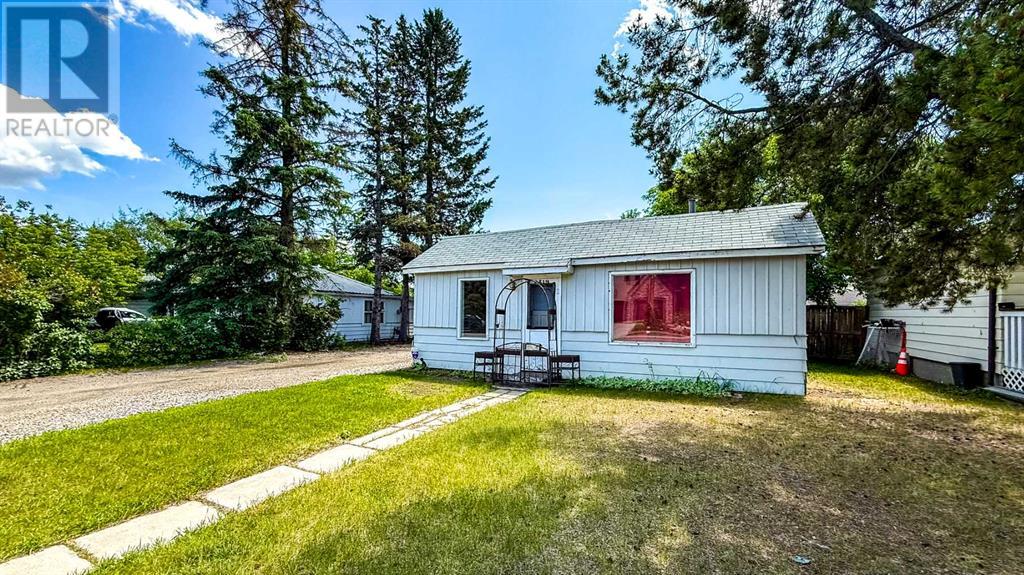 Single Family House Bungalow for Sale in   Avenue NW Bowness Calgary 