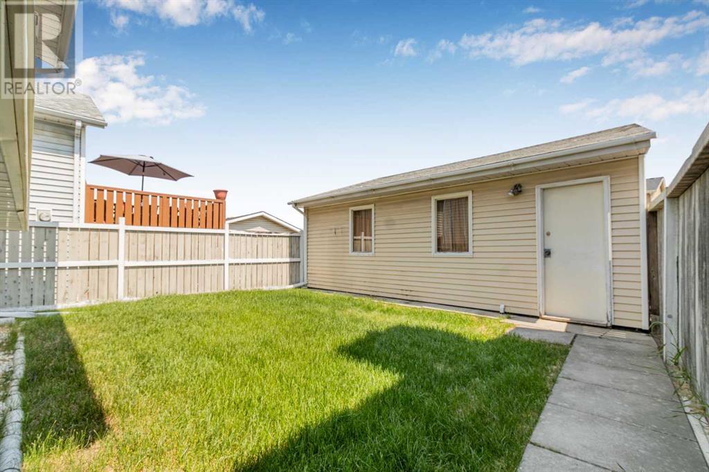 Single Family House Bi-level for Sale in  Erin Grove Place SE Erin Woods Calgary 