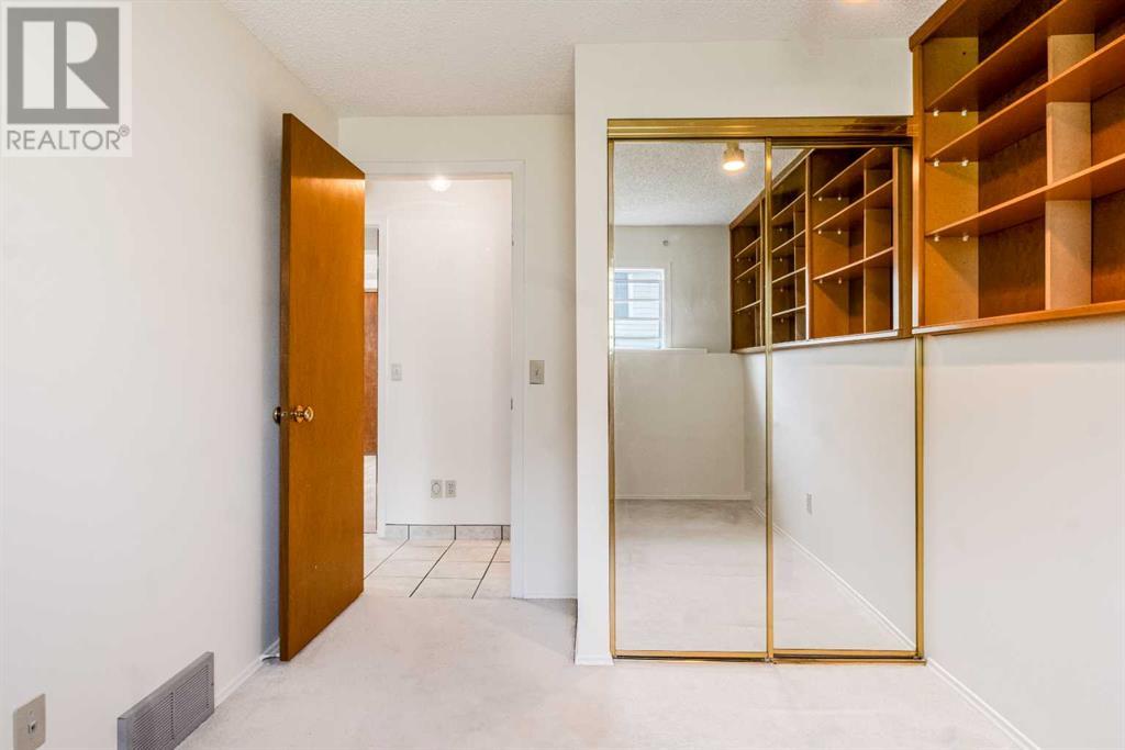 Single Family House Bi-level for Sale in  Erin Grove Place SE Erin Woods Calgary 