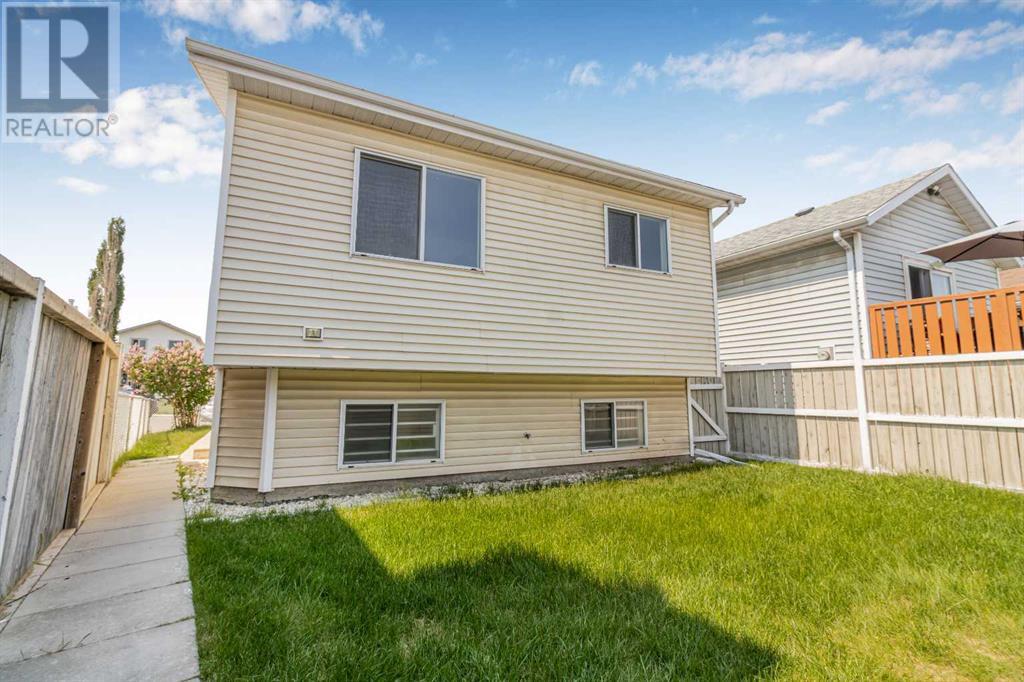 Single Family House Bi-level for Sale in  Erin Grove Place SE Erin Woods Calgary 