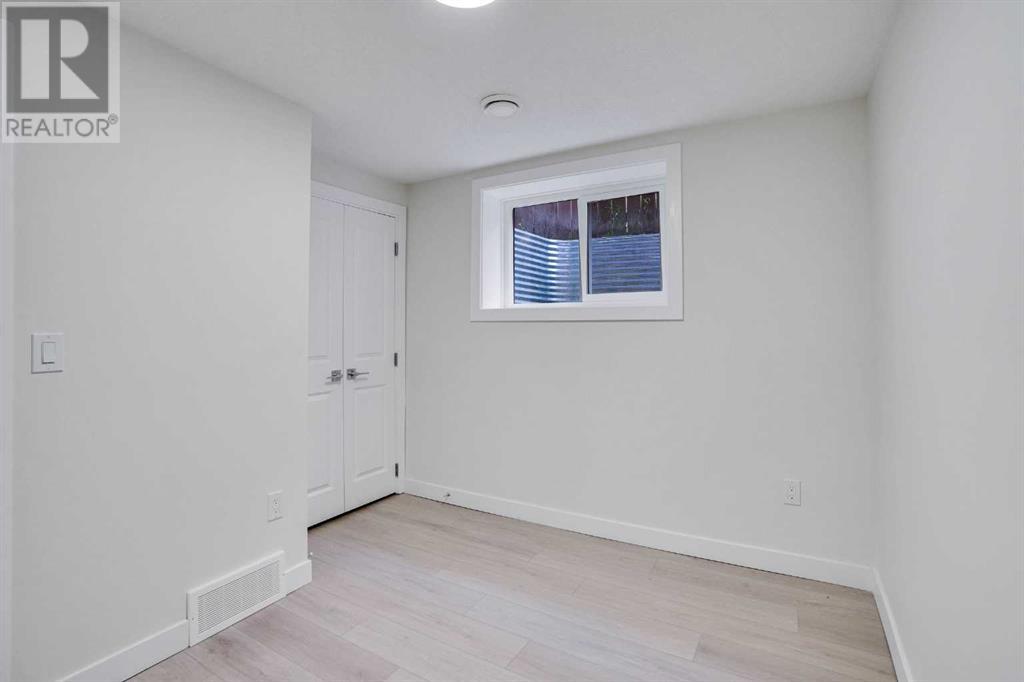 Single Family House Bungalow for Sale in  pensville Road SE Penbrooke Meadows Calgary 