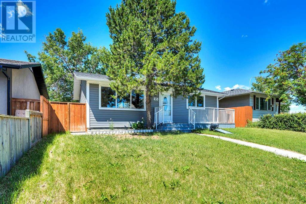 Single Family House Bungalow for Sale in  pensville Road SE Penbrooke Meadows Calgary 