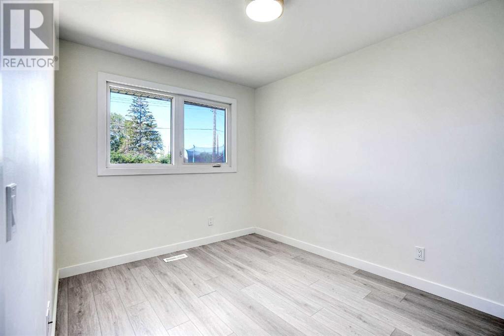 Single Family House Bungalow for Sale in  pensville Road SE Penbrooke Meadows Calgary 
