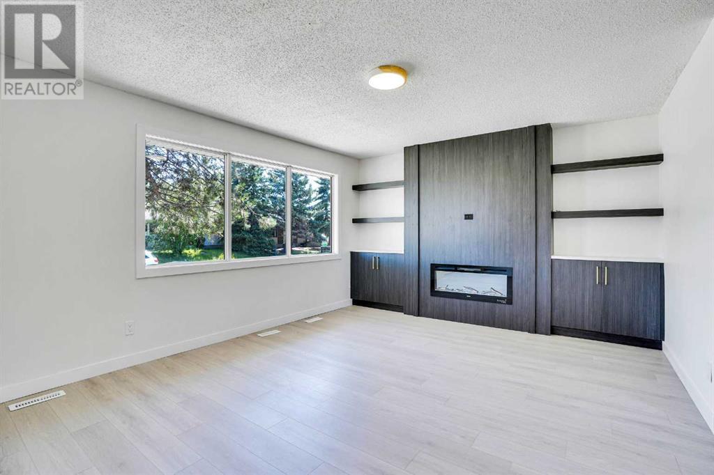 Single Family House Bungalow for Sale in  pensville Road SE Penbrooke Meadows Calgary 