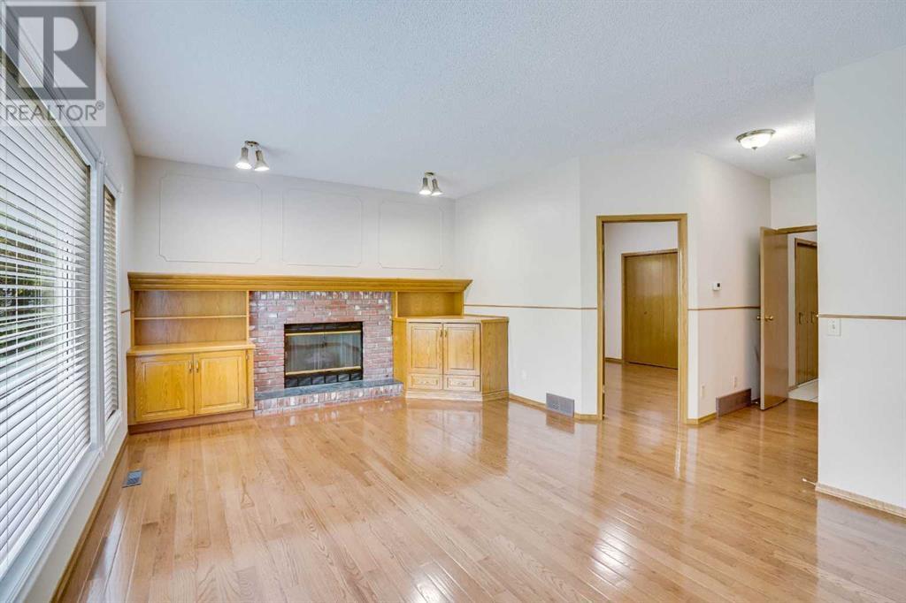 Single Family House for Sale in  Hawkbury Place NW Hawkwood Calgary 