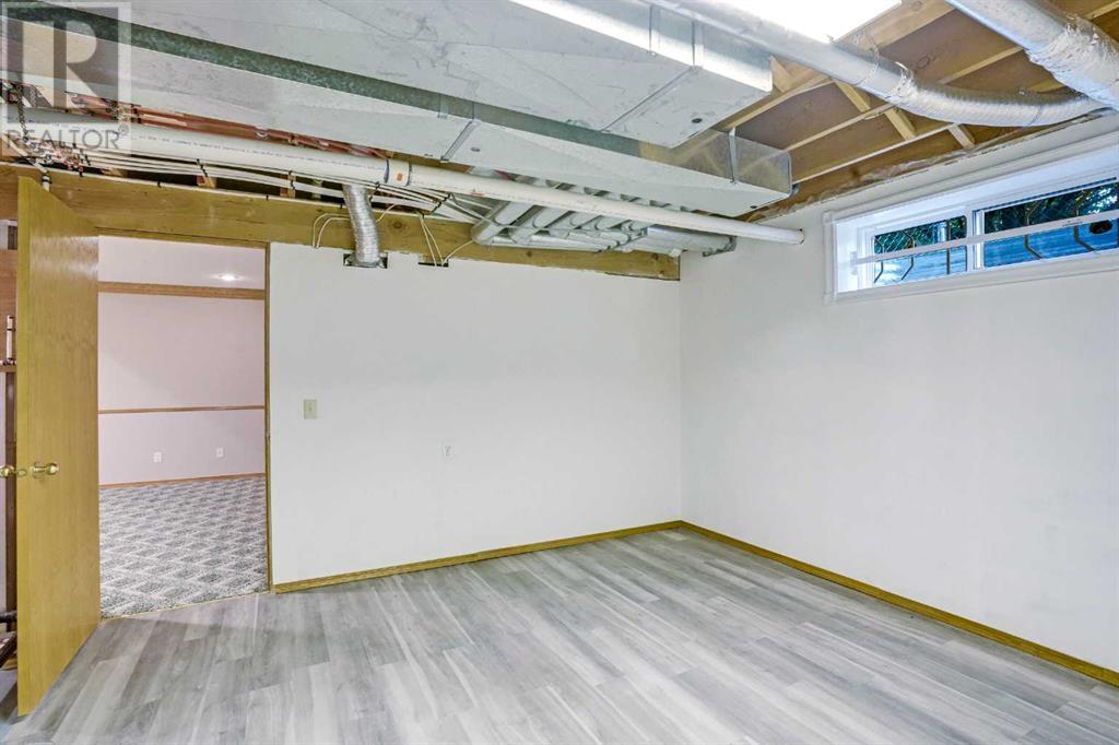 Single Family House for Sale in  Hawkbury Place NW Hawkwood Calgary 