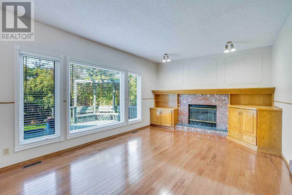 Single Family House for Sale in  Hawkbury Place NW Hawkwood Calgary 