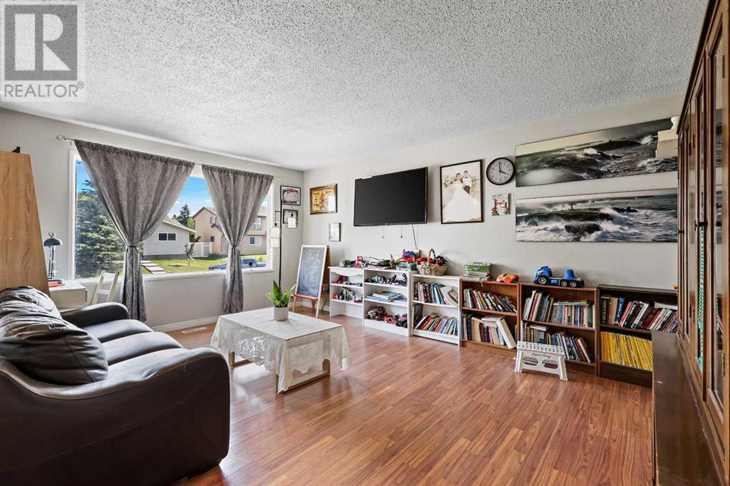 Single Family House Bungalow for Sale in  Aboyne Place NE Abbeydale Calgary 