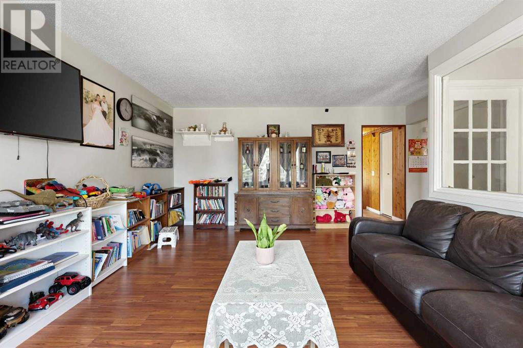 Single Family House Bungalow for Sale in  Aboyne Place NE Abbeydale Calgary 