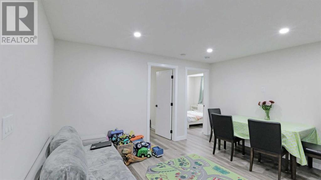 Single Family House for Sale in  Panamount Street NW Panorama Hills Calgary 
