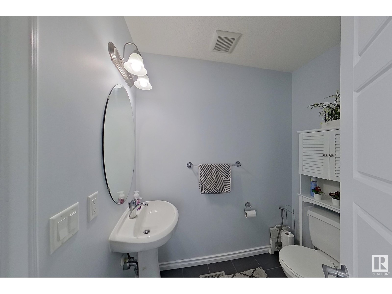 Photo 17 of 1503 63 St Sw, Edmonton AB