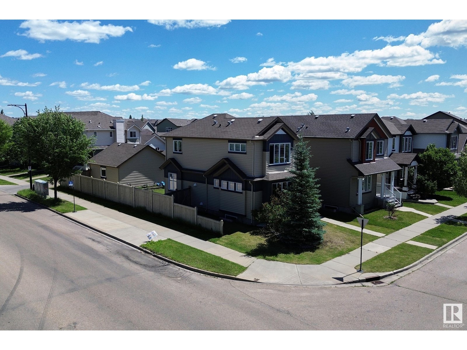 Photo 24 of 1503 63 St Sw, Edmonton AB