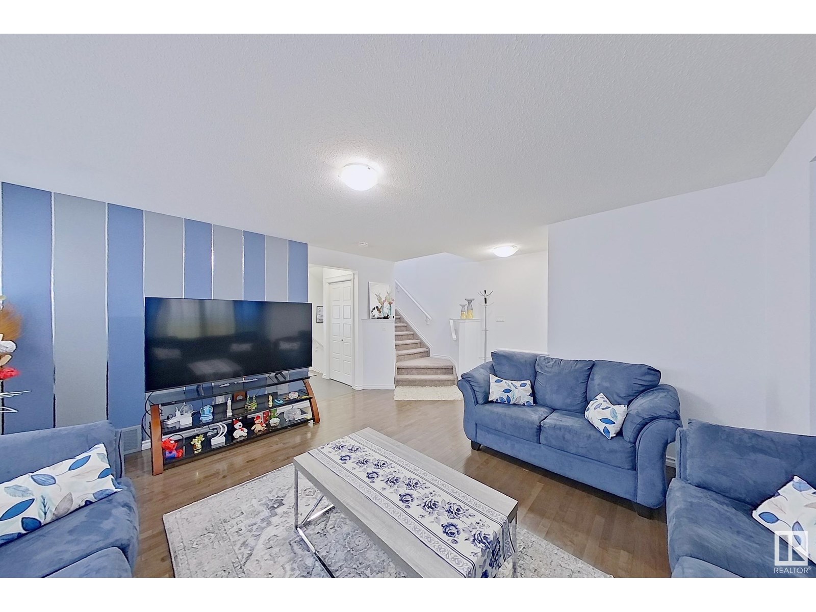 Photo 11 of 1503 63 St Sw, Edmonton AB
