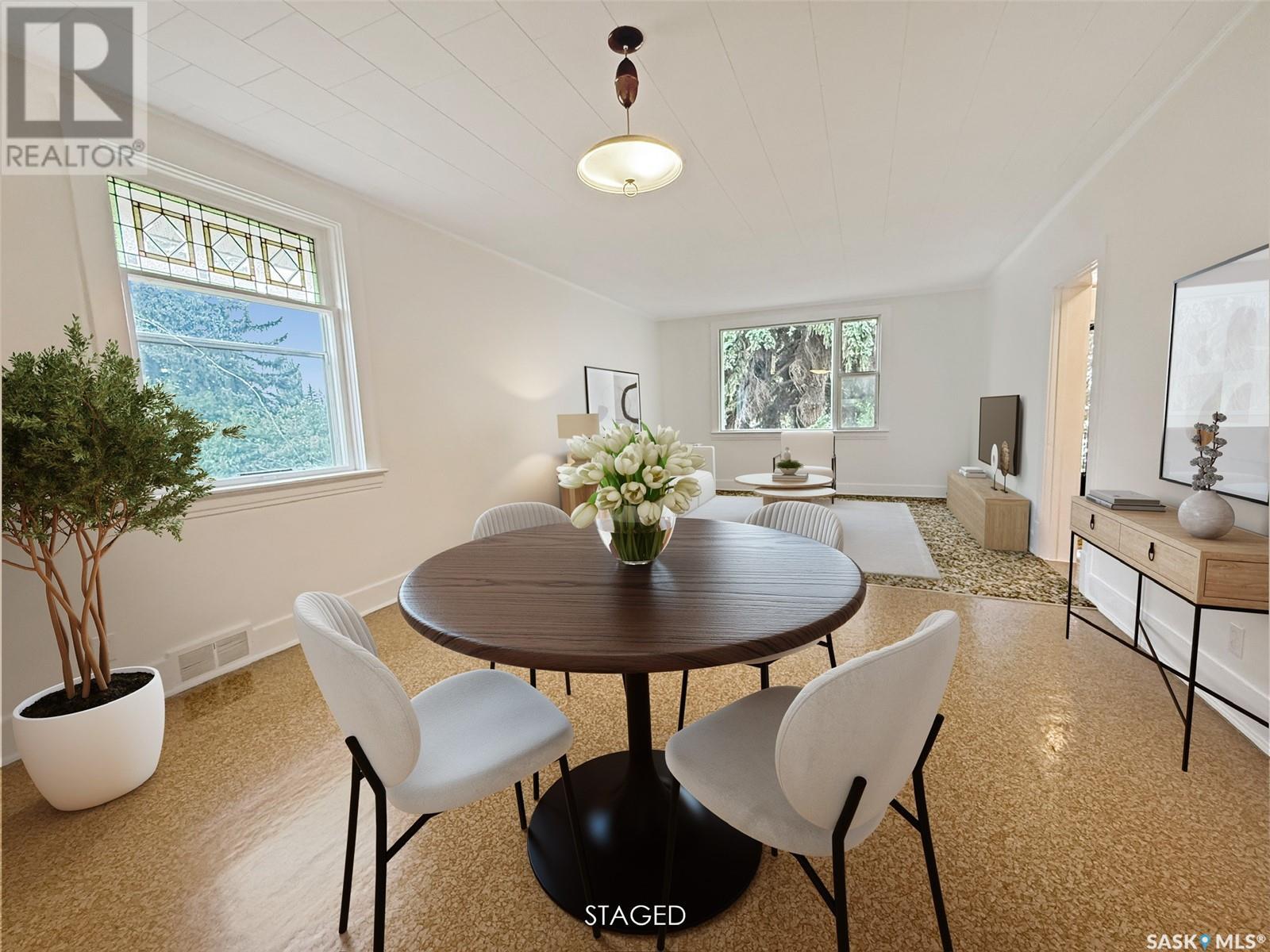 Single Family House 2 Level for Sale in  th AVENUE NW Swift Current 