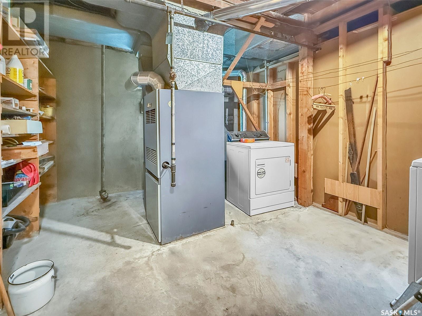 Single Family House 2 Level for Sale in  th AVENUE NW Swift Current 