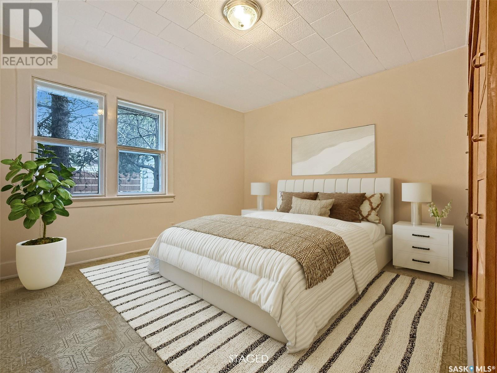 Single Family House 2 Level for Sale in  th AVENUE NW Swift Current 