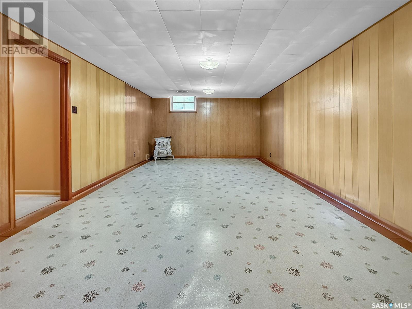 Single Family House 2 Level for Sale in  th AVENUE NW Swift Current 