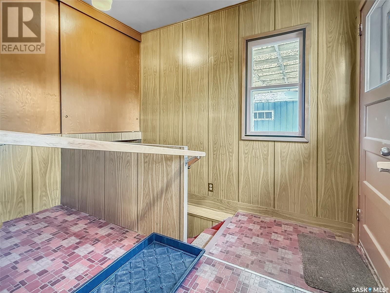 Single Family House 2 Level for Sale in  th AVENUE NW Swift Current 