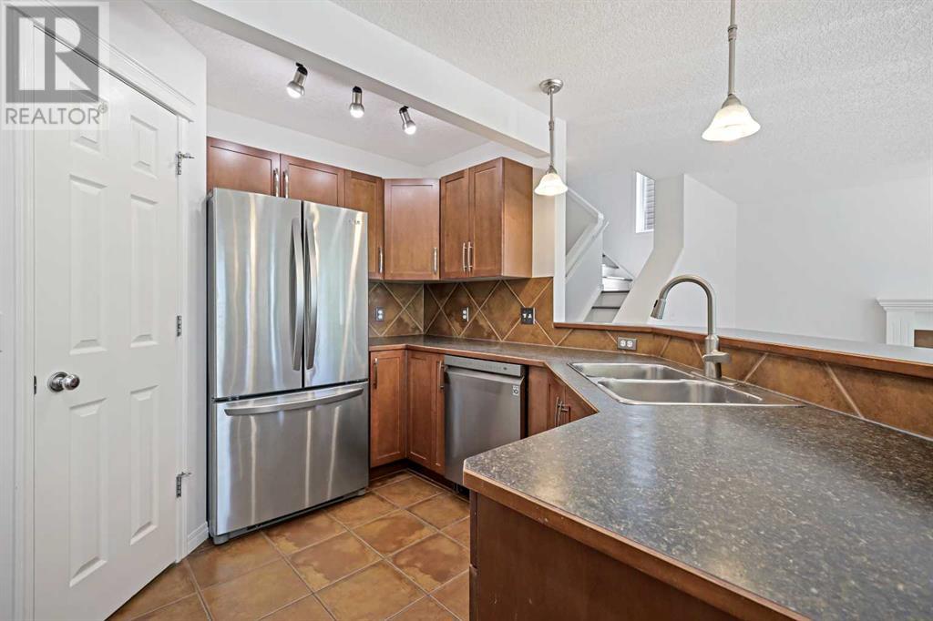 Single Family House for Sale in  Rockyspring Green NW Rocky Ridge Calgary 