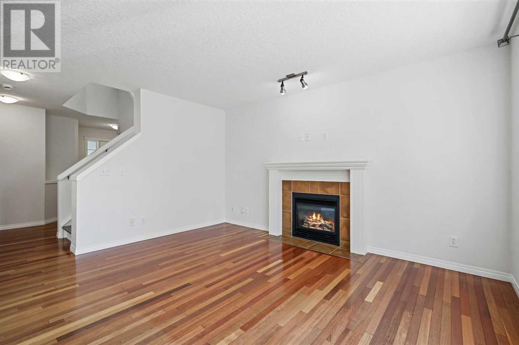Single Family House for Sale in  Rockyspring Green NW Rocky Ridge Calgary 
