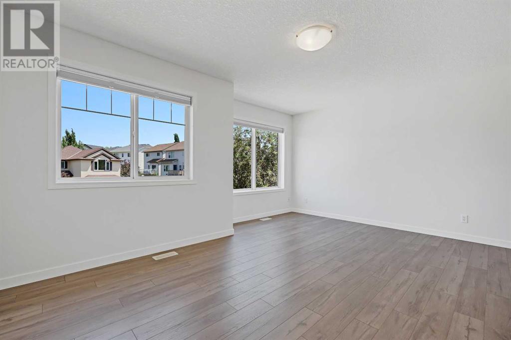 Single Family House for Sale in  Rockyspring Green NW Rocky Ridge Calgary 