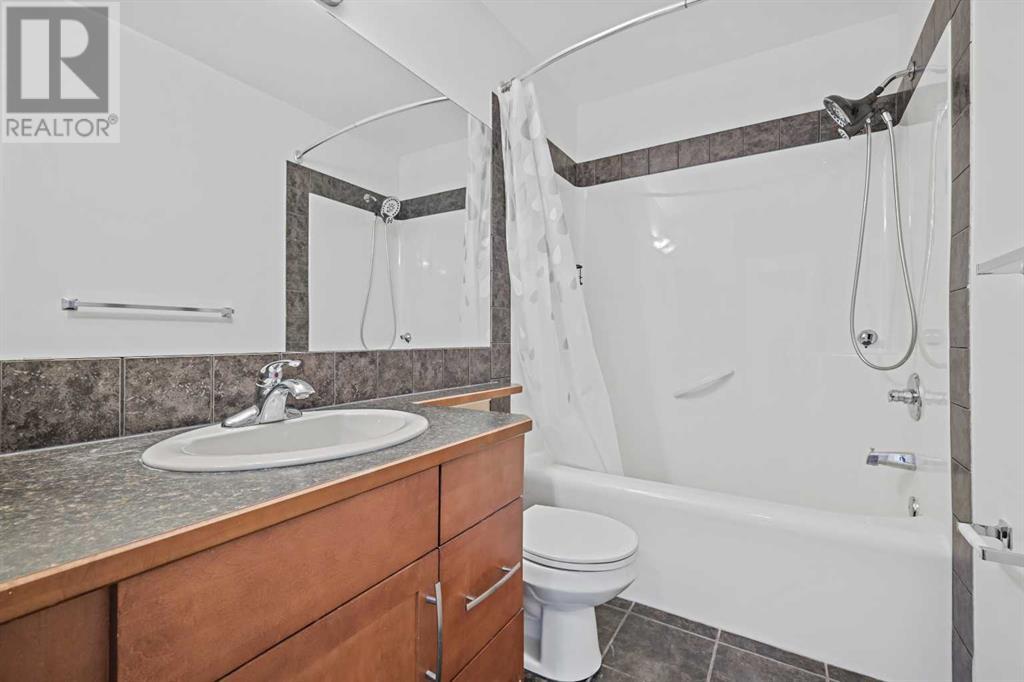 Single Family House for Sale in  Rockyspring Green NW Rocky Ridge Calgary 