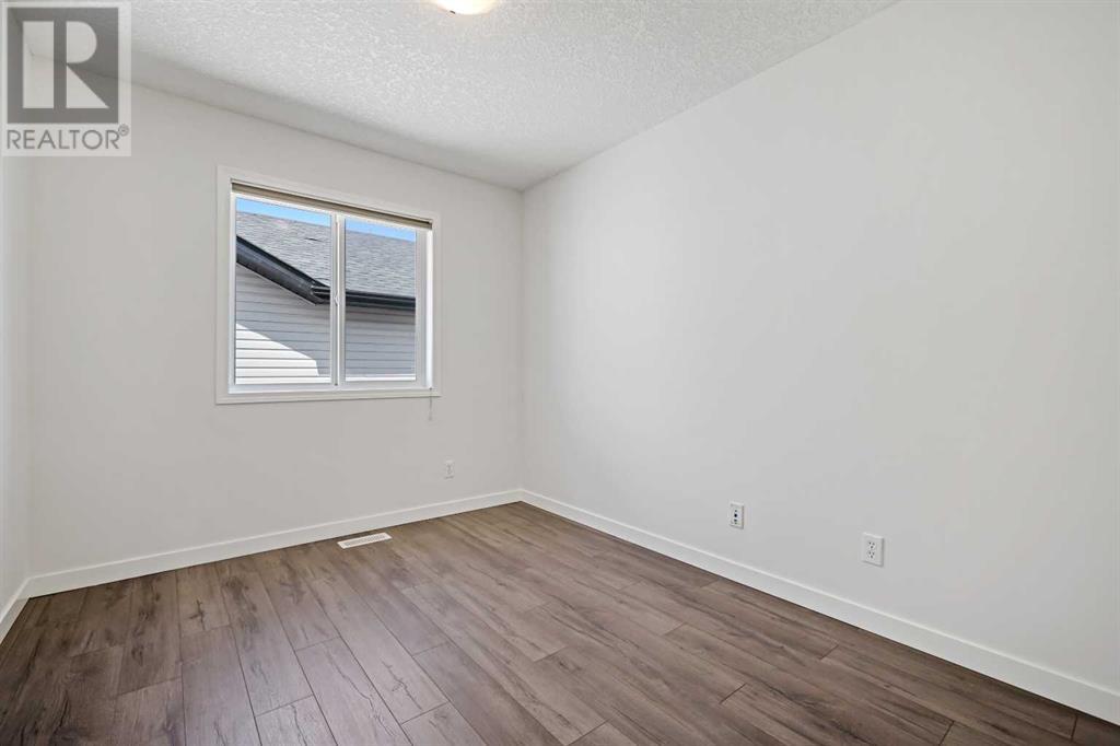 Single Family House for Sale in  Rockyspring Green NW Rocky Ridge Calgary 