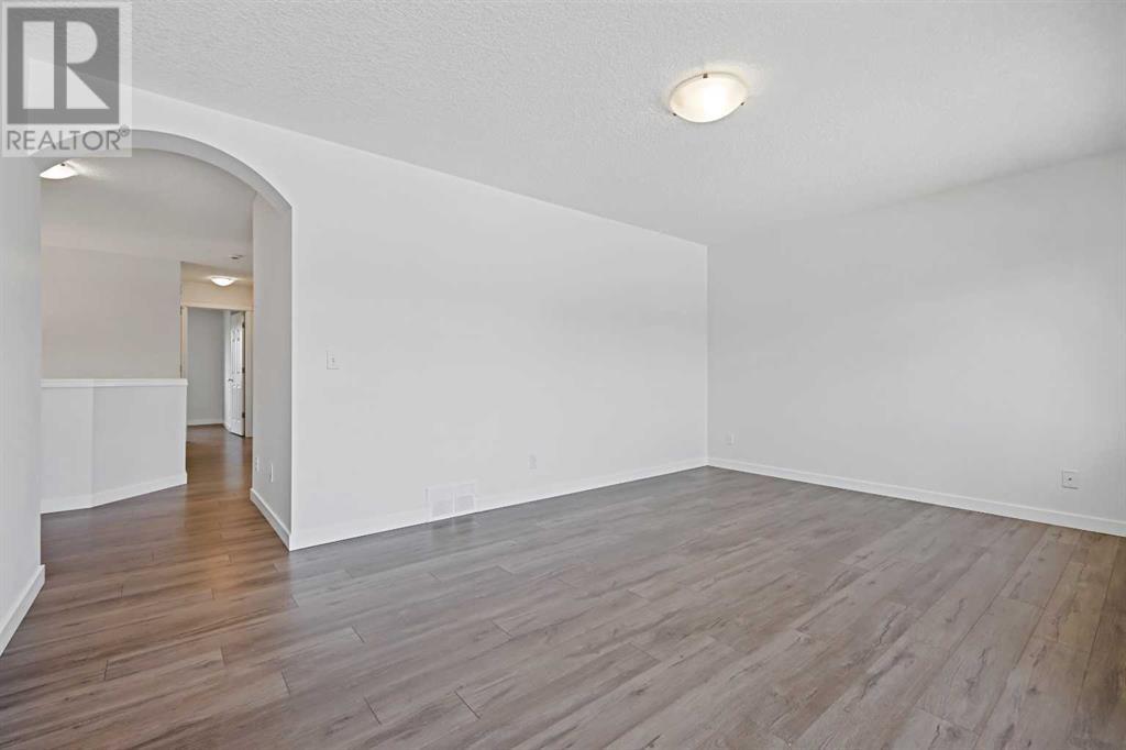Single Family House for Sale in  Rockyspring Green NW Rocky Ridge Calgary 