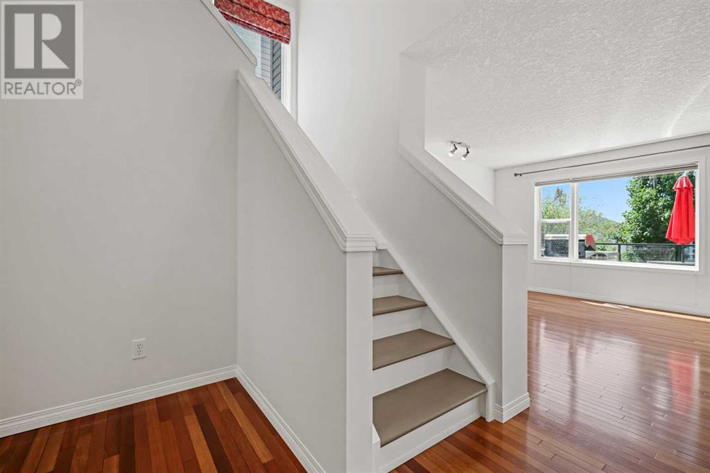 Single Family House for Sale in  Rockyspring Green NW Rocky Ridge Calgary 