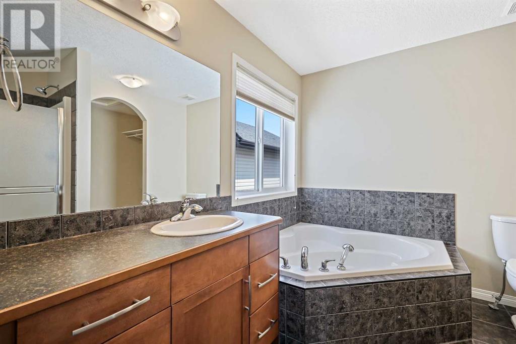 Single Family House for Sale in  Rockyspring Green NW Rocky Ridge Calgary 