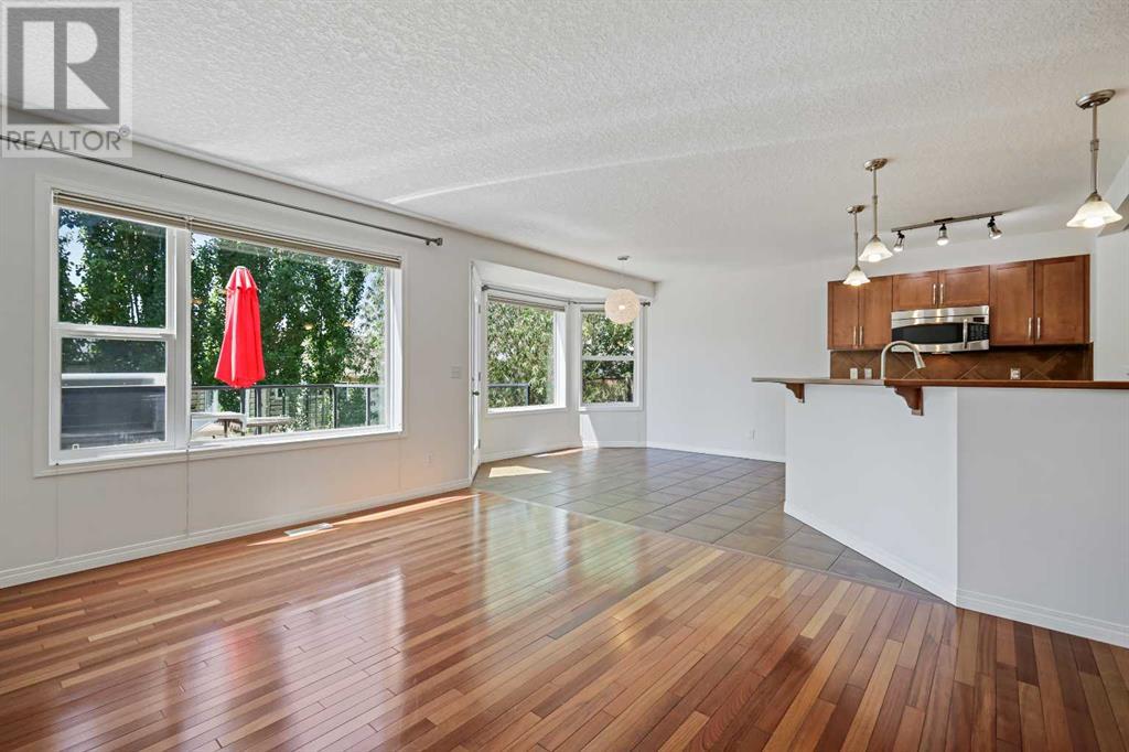 Single Family House for Sale in  Rockyspring Green NW Rocky Ridge Calgary 