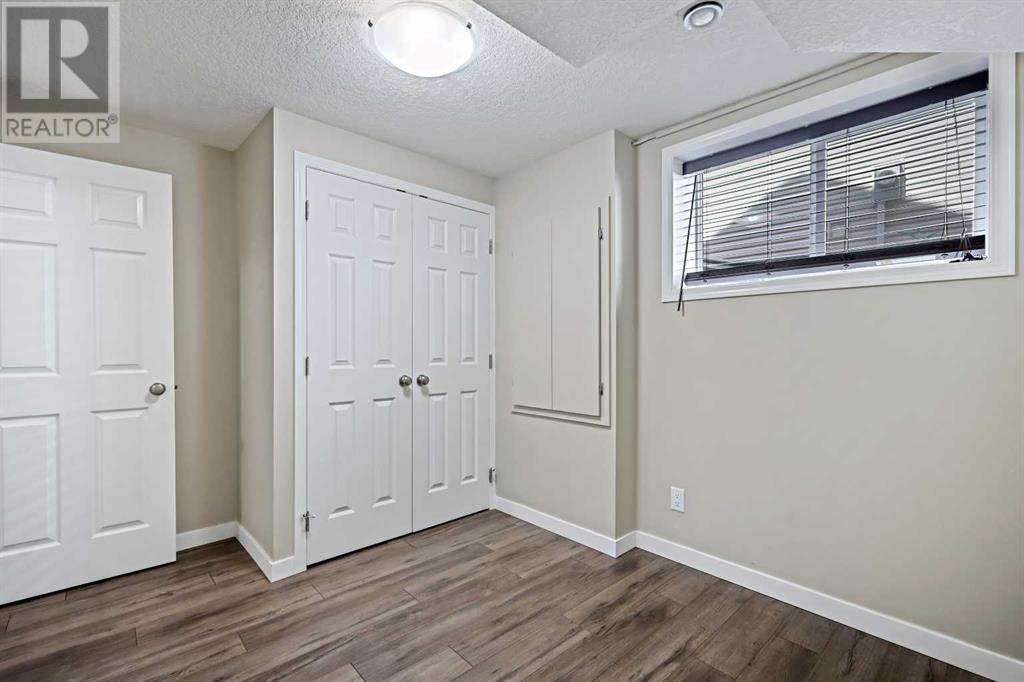 Single Family House for Sale in  Rockyspring Green NW Rocky Ridge Calgary 