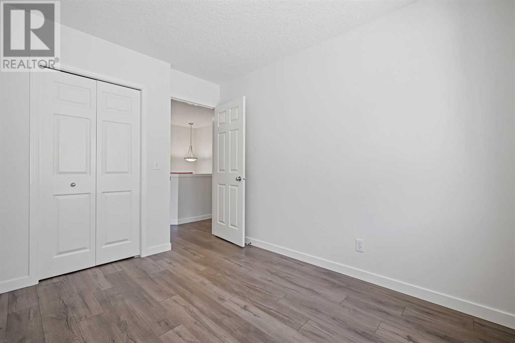 Single Family House for Sale in  Rockyspring Green NW Rocky Ridge Calgary 