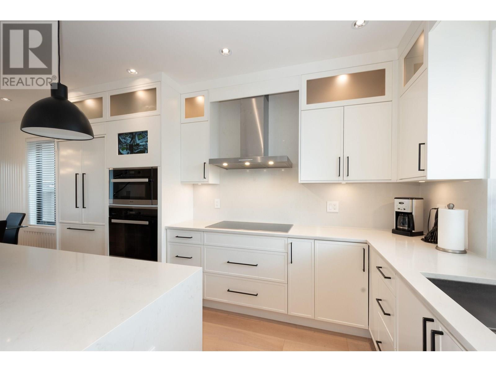 Photo 5 of 2765 E 27th Avenue, Vancouver BC