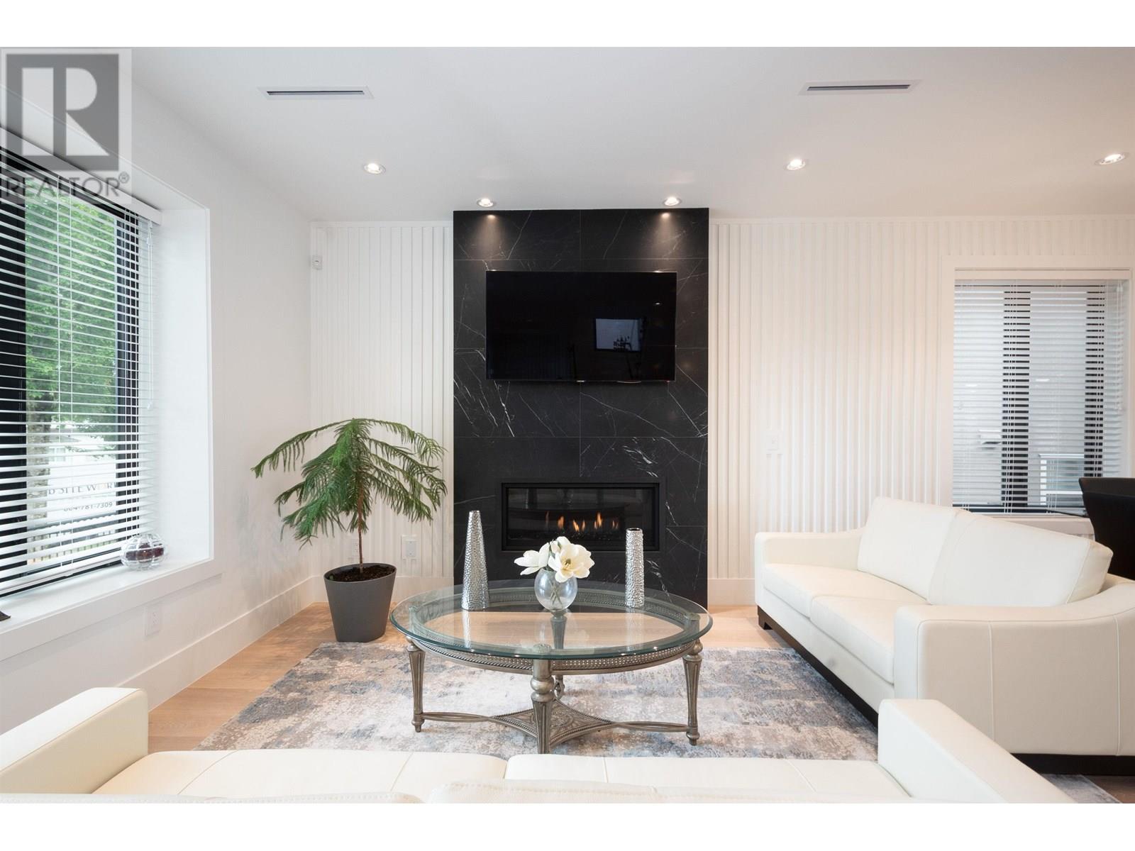 Photo 9 of 2765 E 27th Avenue, Vancouver BC
